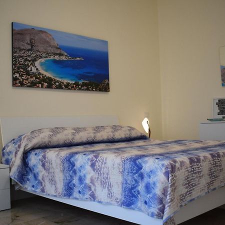 La Casa Di Gus Appartement Palermo Buitenkant foto