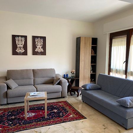 La Casa Di Gus Appartement Palermo Buitenkant foto